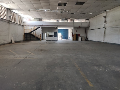 Galpón En Venta En Zona Industrial De Cagua. Aragua