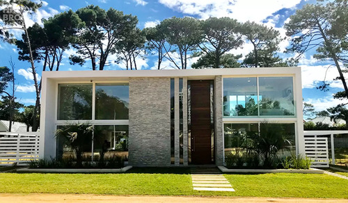 Espectacular Casa En Venta Barrio Privado Boulevard Park - Punta Del Este