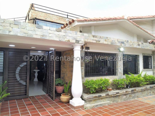 Santa Mónica !! Impecable Y Amplia Casa Comercial Y/o Residencial, 532 M2, 3 Oficinas Privadas Con Posibilidad De Ampliación Para Otras Oficinas, 6 Pe. Apartamento Y Anexo Totalmente Equipados !!
