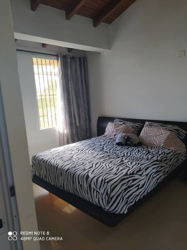 Imagen 8 de 13 de Lamanna Venta Townhouse Urb. Loma Mágica. Carrizal