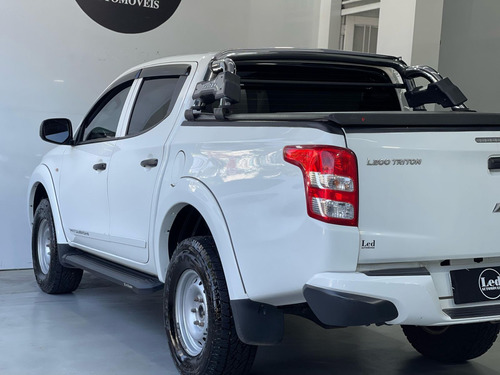 Mitsubishi Triton Tri GL 2.4 CD 4x4 Die. Mec. 2023