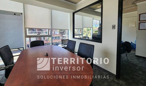 Imagen 4 de 18 de Se Vende Amplia Oficina En Av. Borgoño