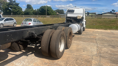 18-310 No Bitruck Com 08 Pneus Novos E Cabine Estendida