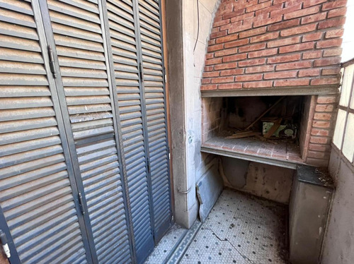 Venta Departamento De Época Con 6 Dormitorios Y 282m2 A Usd 640 Por M2 En Microcentro Rosario