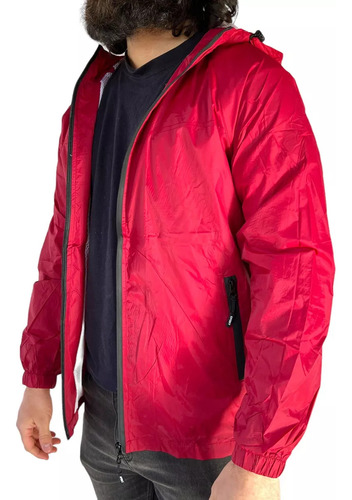 Chaqueta Deportiva Cortaviento Impermeable.