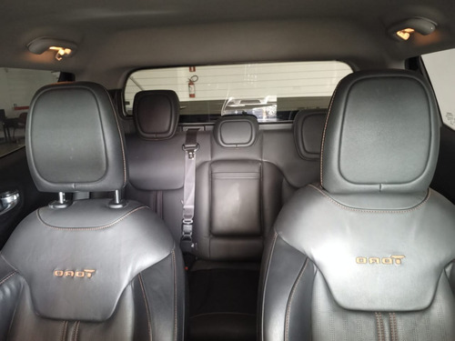 Imagem 11 de 15 de Fiat Toro