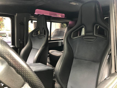 Land Rover Defender 90 S 2.4 4x4