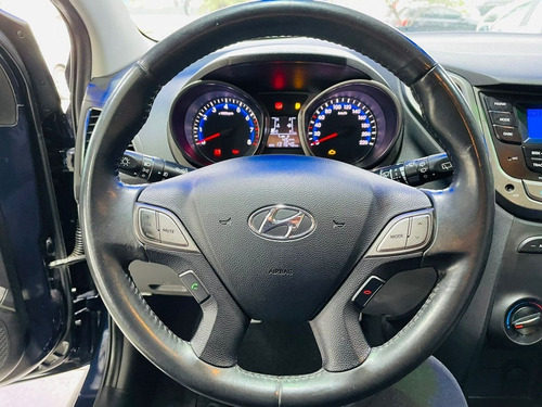 Imagem 13 de 17 de Hyundai Hb20x 1.6 16v Premium 2014