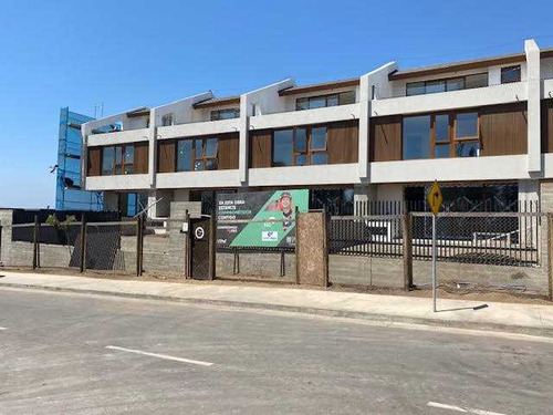 Moderna Casa Tipo Townhouse (67615)