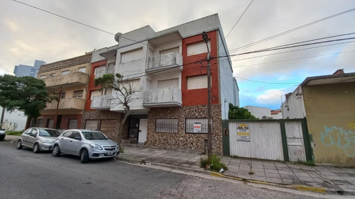 Imagen 1 de 11 de Venta Departamento Céntrico 3 Ambientes En Planta Baja Al Frente