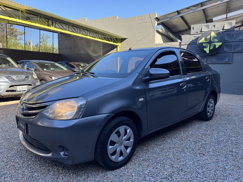 Toyota Etios 1.5 Sedan Xs