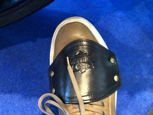 Imagen 2 de 5 de Cubre Zapato Calzado Cuero Para Moto En Rolling Motors