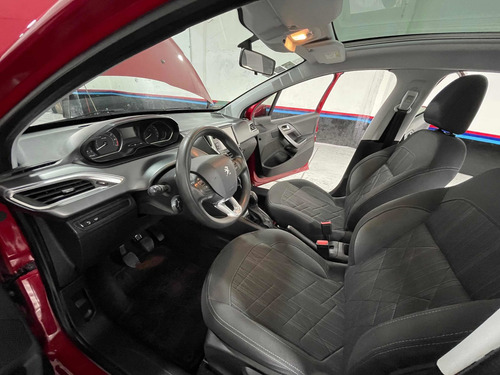 Imagen 9 de 25 de Peugeot 208 2016 1.6 Allure Touchscreen