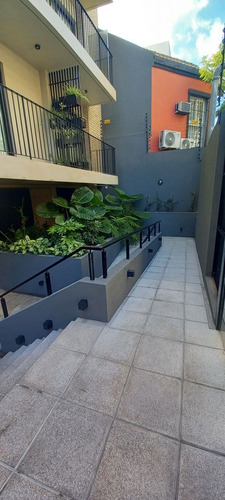 Alquiler Depto Premiun 2 Ambientes Con Balcon A La Calle. 52 Mts Totales. Ac. Calefaccion Por Radiadores