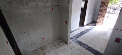 Casa De 4amb A Refaccionar En Venta Excelente Ubicacion Con Jardin