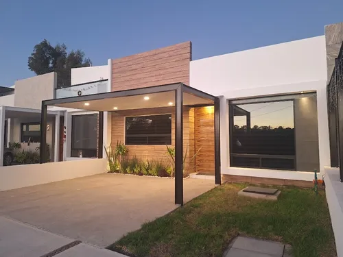 Casa En Venta En Cañadas Del Arroyo, De Un Piso
