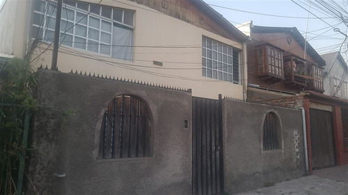 Casa En Venta De 5 Dorm. En San Bernardo