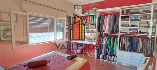 Casa Con Local, Cochera Y Terraza En Ph | San Martin, Cercanía A Caba
