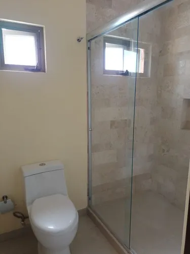 En Venta Casa En Puerta De Piedra, Equipada, Jardín, 3 Recamaras, Alberca