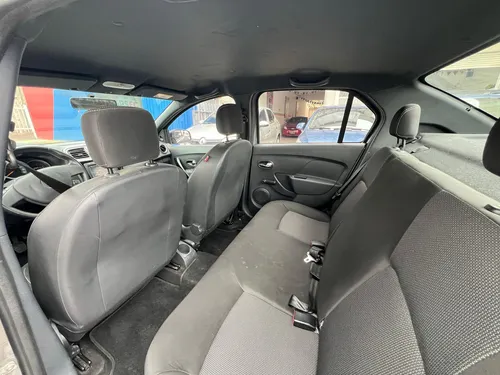 Renault Logan 1.6 Polar Mecánico Fe Aa
