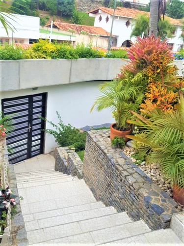 Casa En Venta En Cumbres De Curumo