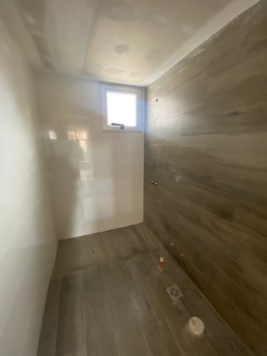 Imagen 6 de 10 de En Venta En Excelente Ubicacion Semipisos 2 Amb En Edif Al Fte C/ Balcon Y Coch Opcionales En Lanus O (020)
