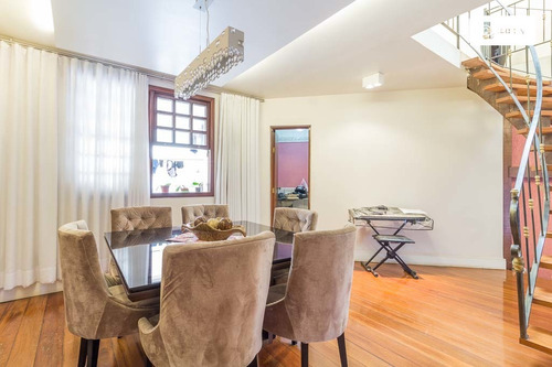 Imagem 3 de 15 de Venda De Casa Com 325m² E 6 Quartos - 13478
