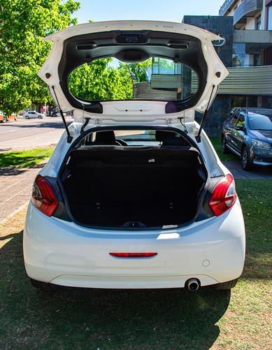 Imagen 8 de 18 de Peugeot 208 Active 1.6