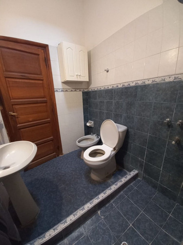 Venta De Casa Con Departamento Y Local Comercial