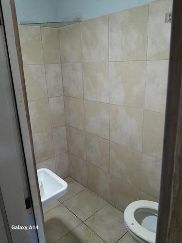 Galpon Con Departamento Y Local Comercial