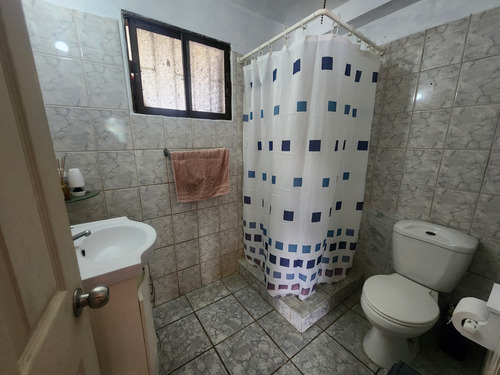 Casa Amplia 5 Habitaciones Baños Estacionamiento 3 Vehiculos