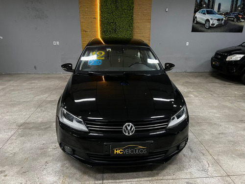Volkswagen Jetta 2.0 Comfortline Flex 4p Automática
