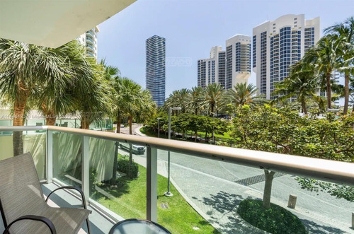 Departamento  En Venta En Sunny Isles, Miami, Florida