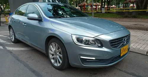 Volvo S60 2.0 T4 Drive-e R-design