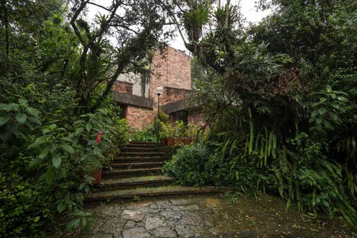 Casa En Venta En Provenza. Cod V2311