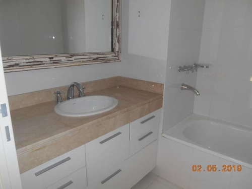 Imagen 12 de 28 de Departamento En Venta De 3 Ambientes Con 2 Cocheras En Planta Baja Con Jardín Propio En B° Los Robles. Tigre