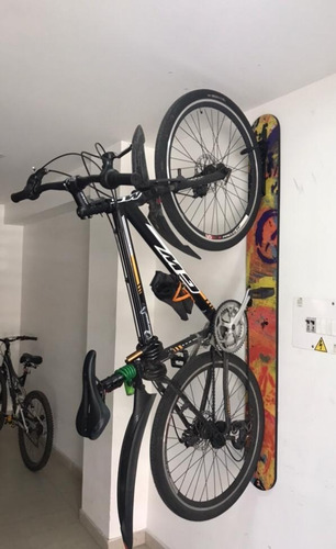 Soporte Bicicleta Pared 30kg Vertical + Tornillos