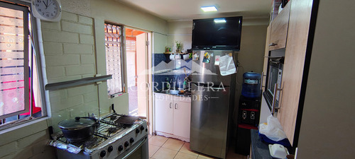 Casa Con Amplio Patio En Casas Viejas