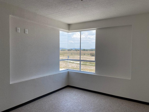 Casa Nueva En Tizayuca, Con Espacio Para Negocio En Planta Baja, 3 Recamaras Y 3 Baños.