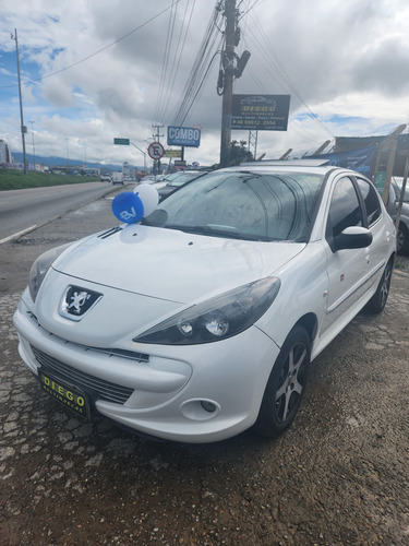Peugeot 207 1.6 16v Quiksilver Flex 5p