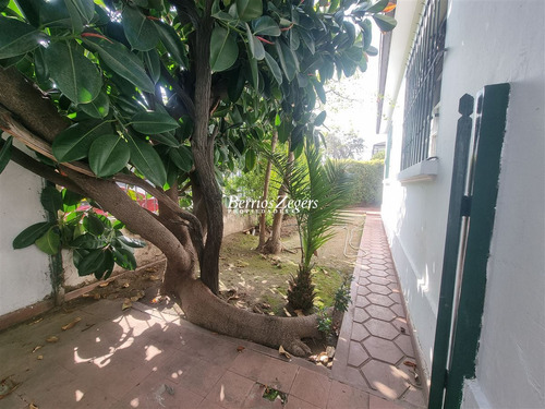 Casa En Venta De 3 Dorm. En Ñuñoa