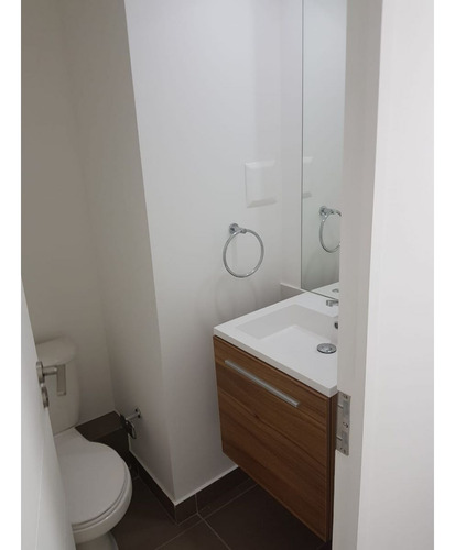 Sector Estoril, Oficina 22 Mts, 1 Privado + Estac. - Himalay