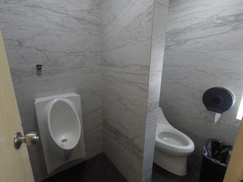 En Venta Local Comercial Con Excelente Ubicación En El Centro De Cancún C3139