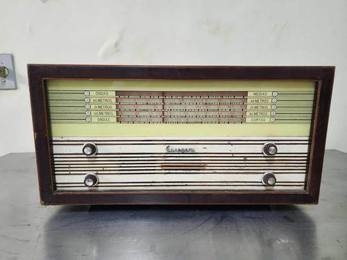Rádio De Madeira Antigo Suzegani