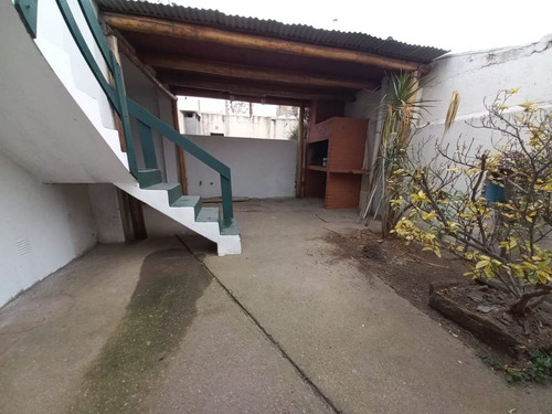 Venta De Casa Con Departamento Y Local Comercial