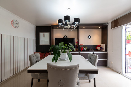 Casa · Venta · 5 Ambientes · Barrio Naon · Mataderos · Piscina · Cochera · Jardín · Playroom