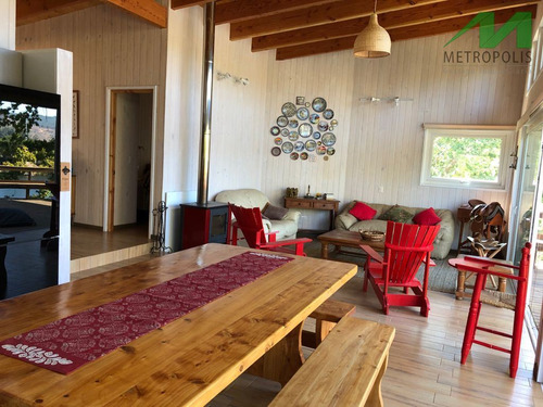 Casa En Venta De 3 Dorm. En Vichuquén