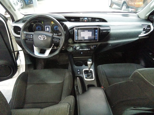 Imagen 23 de 25 de Toyota Hilux 2.8 Srv 4x2 Automatica 2018 80.000km