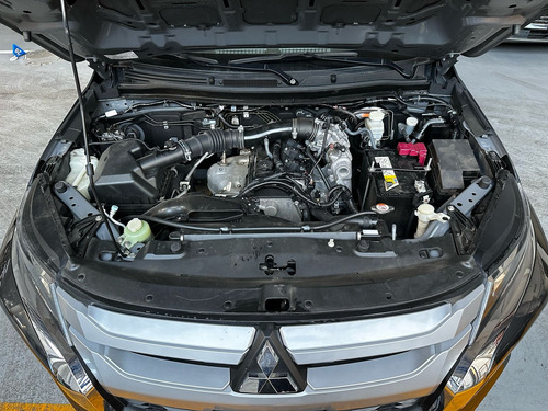 Mitsubishi L200 2.4 Cabina Doble 4x2 Mt