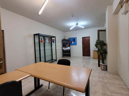 Imagen 2 de 11 de Local Comercial, Av. Bolívar, Puerto La Cruz